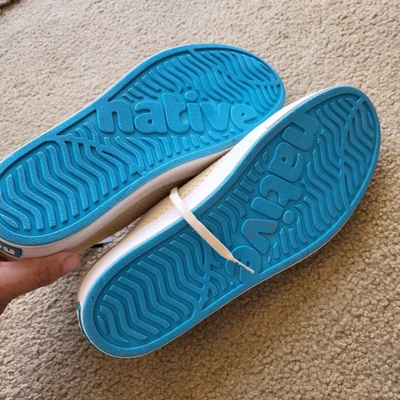 Native Cream Sneakers Low-Top Minimalist Design - Picture 6 of 7